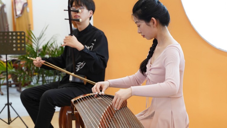 大爱无声的无私奉献