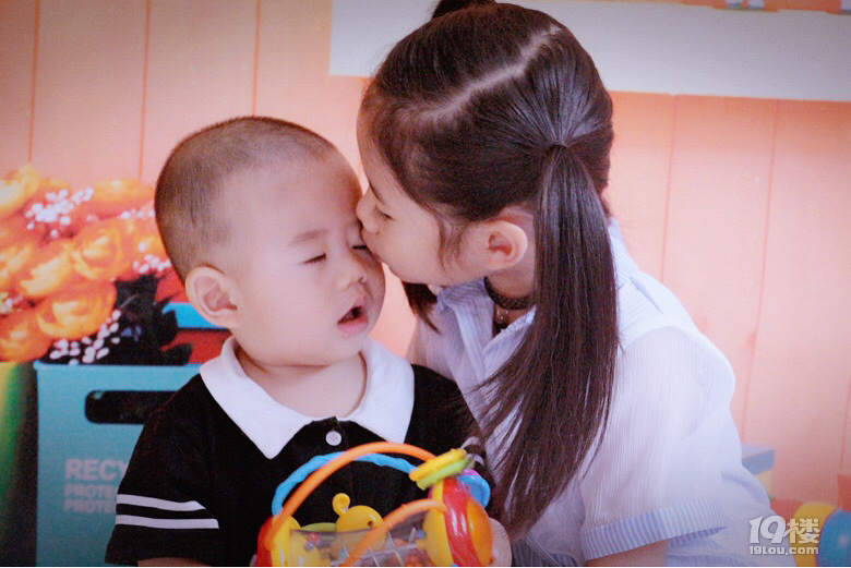 小棉袄和小情人相亲相爱，果然，二胎是对的