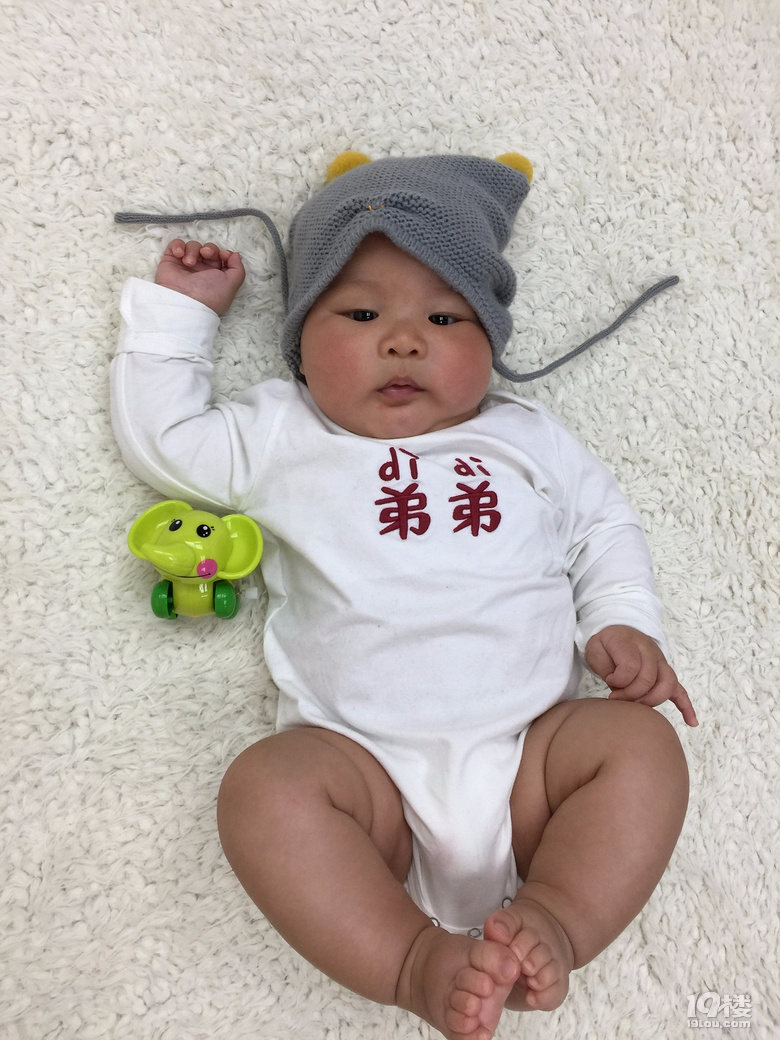 家有龙女猴宝好热闹