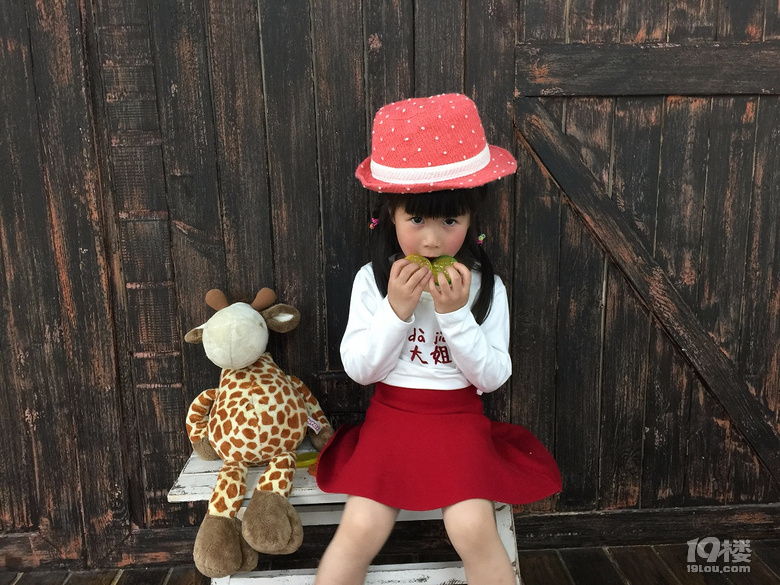 家有龙女猴宝好热闹