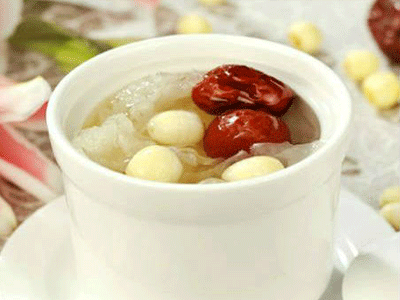 银耳莲子汤的功效与作用