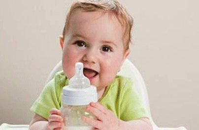 宝宝吃奶少怎么回事